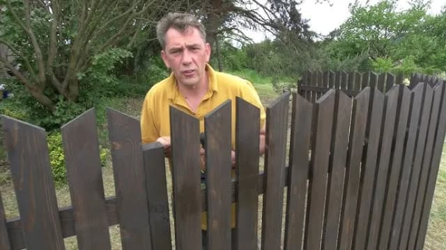 Tani i prosty płot z palet – zrób go sam bez kosztów i wysiłku!