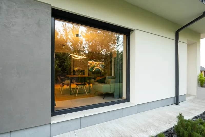 Idealny parapet zewnętrzny: Unikaj błędów przy jego wysunięciu