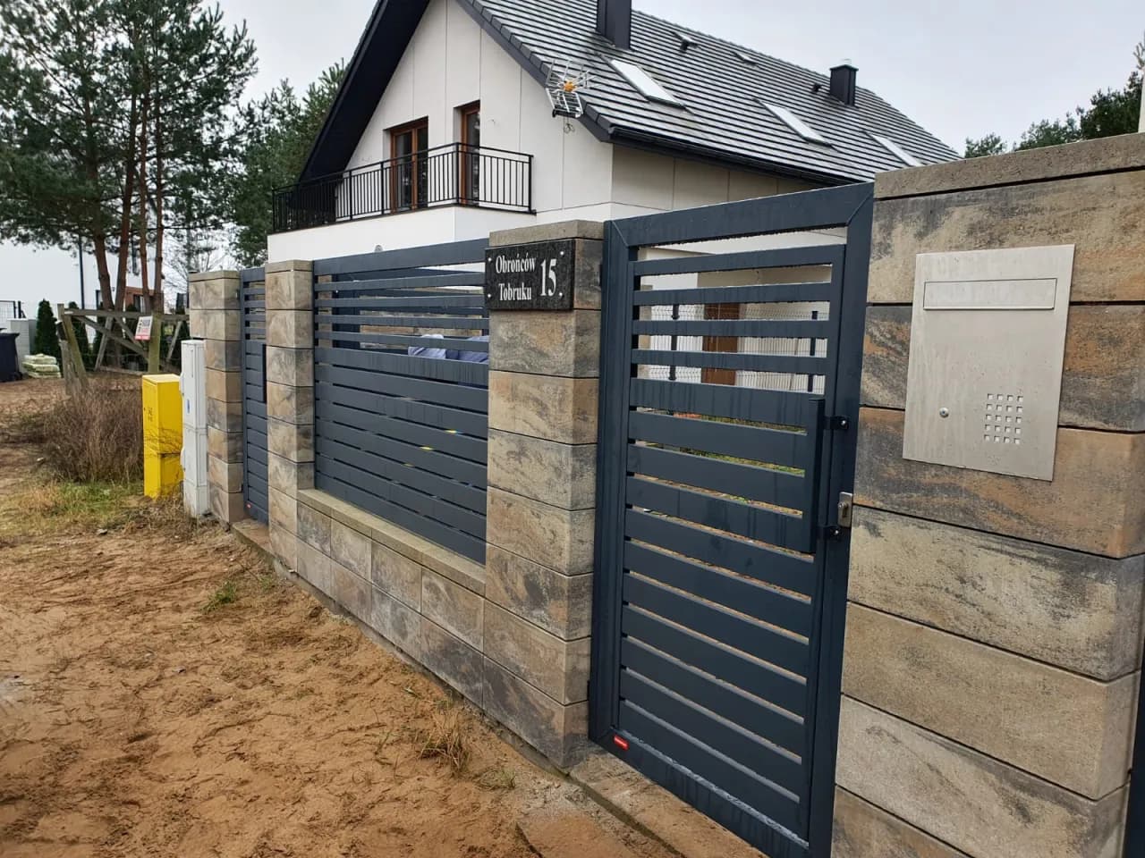 Ile kosztuje ogrodzenie? Poznaj prawdziwe ceny i uniknij wpadek