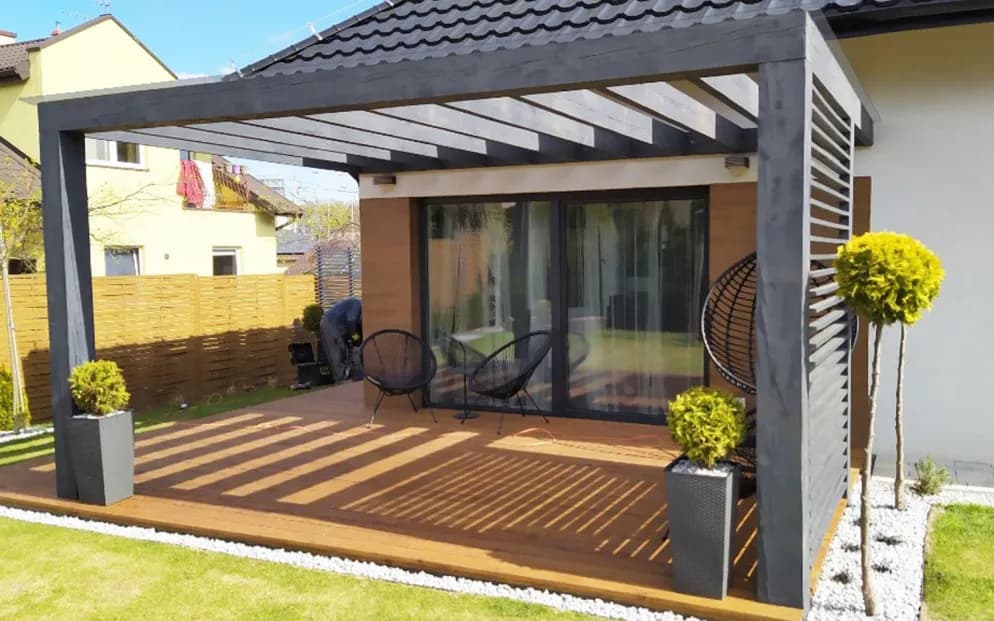 Jak skutecznie zabezpieczyć dach na tarasie przed zalaniem i wilgocią