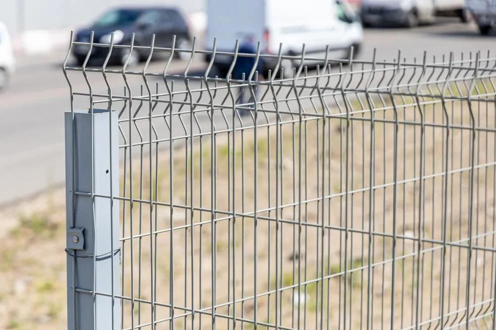 Ogrodzenie panelowe 2D czy 3D: Porównanie, zalety i wybór