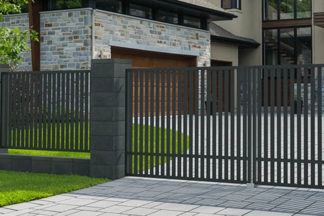 Jakie wysokie ogrodzenie? Przepisy i optymalna wysokość płotu