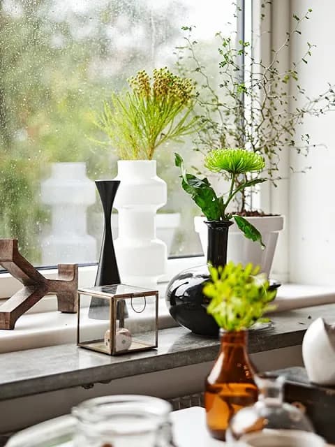 Rewelacyjne sposoby na piękny parapet. Zaskakujące pomysły dekoracyjne